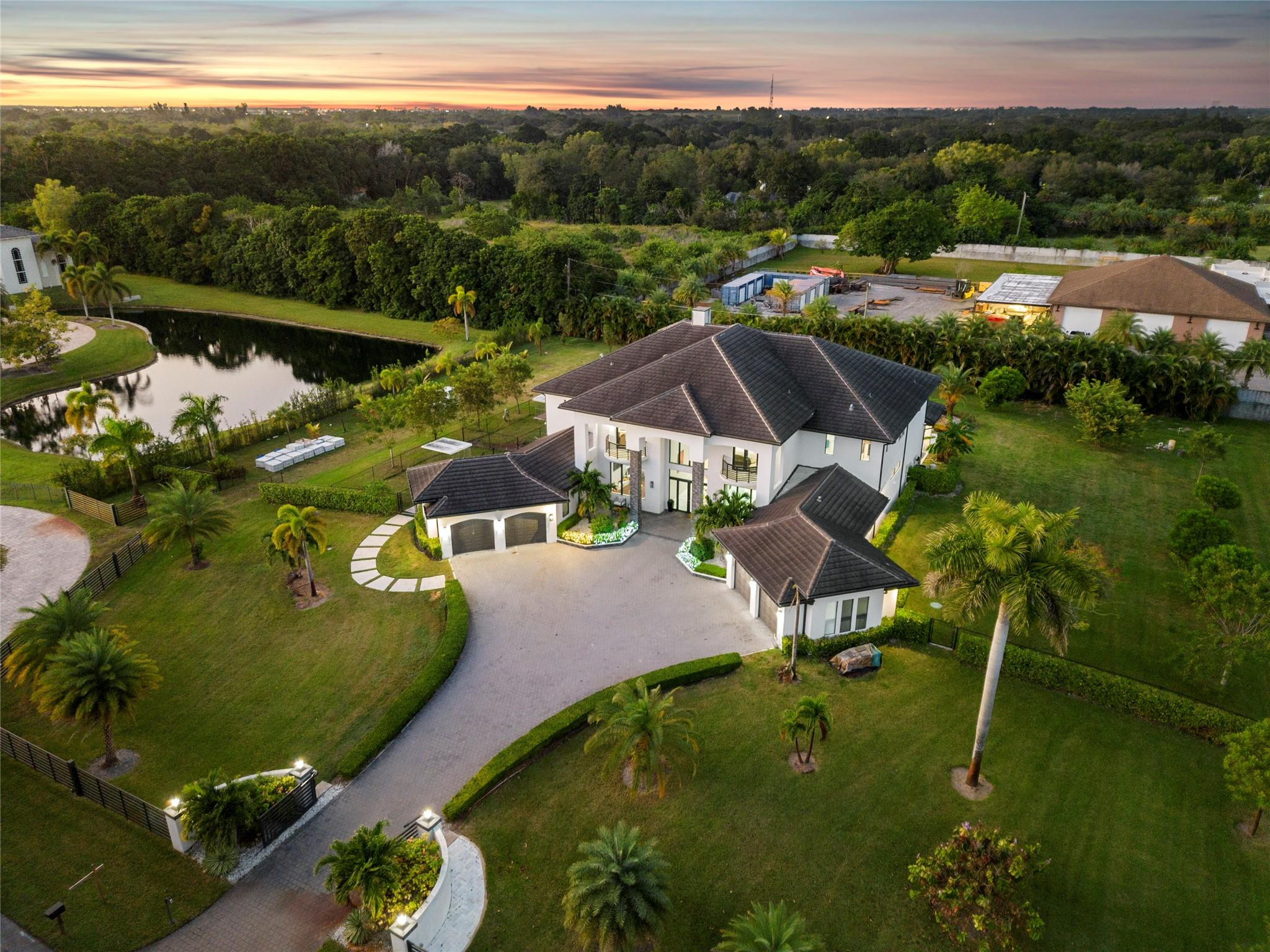 SUNSHINE RANCHES - Residential