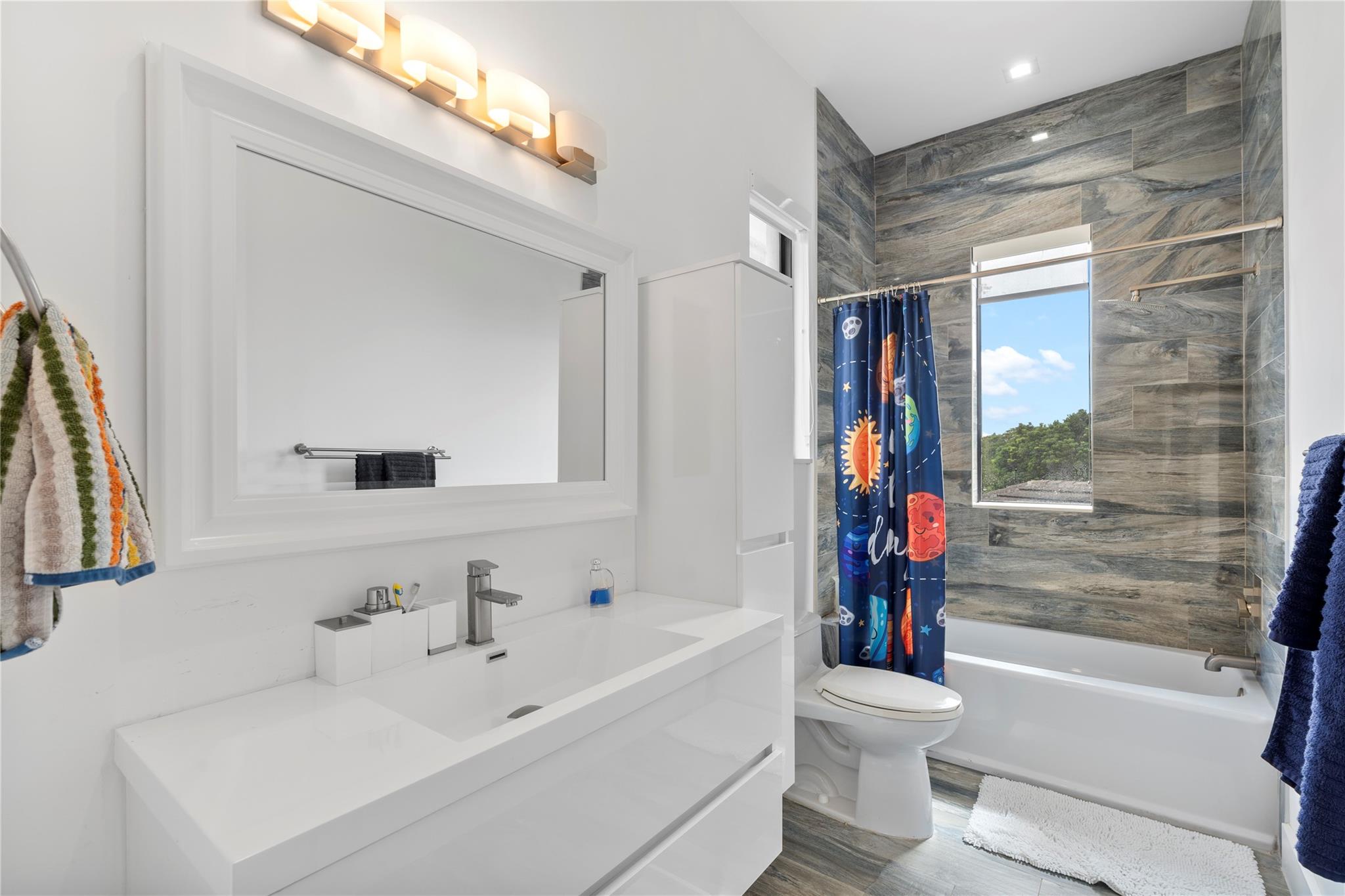 SUNSHINE RANCHES - Residential