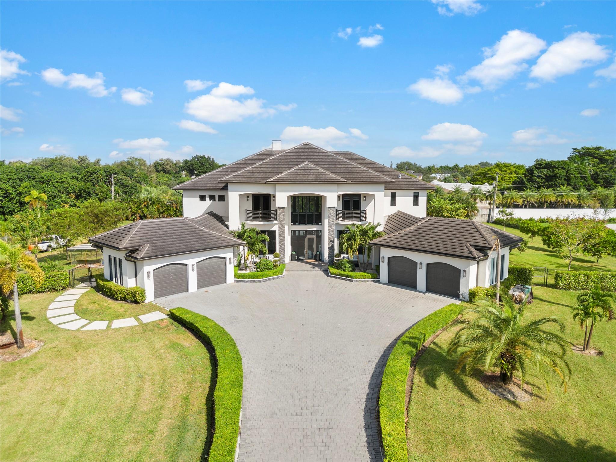 SUNSHINE RANCHES - Residential