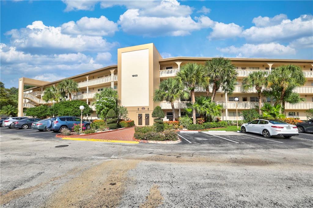 WYNMOOR VILLAGE - Residential