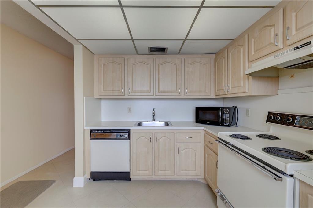 WYNMOOR VILLAGE - Residential