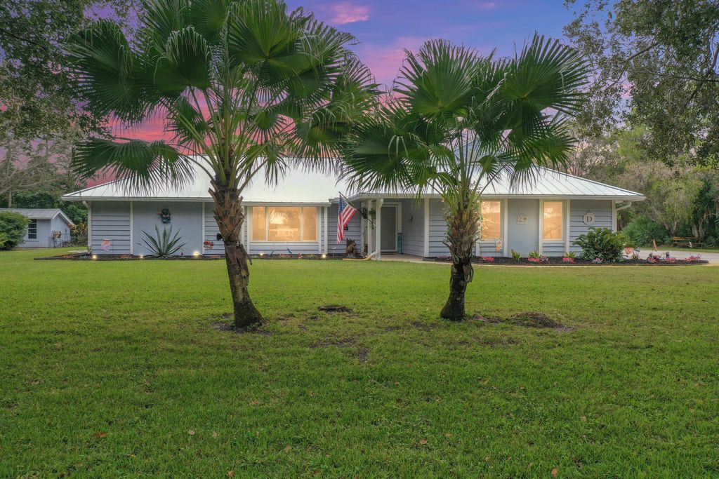 Photo of 790 NE Bayberry Court, Jensen Beach, FL 34957 (MLS # R10938921)