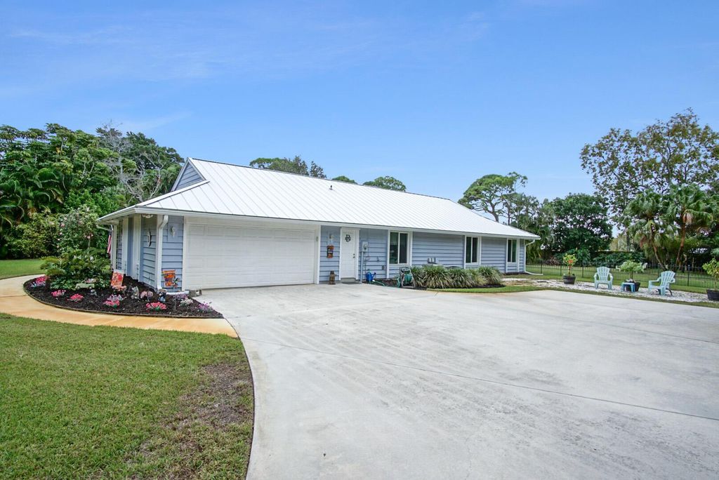 Photo of 790 NE Bayberry Court, Jensen Beach, FL 34957 (MLS # R10938921)
