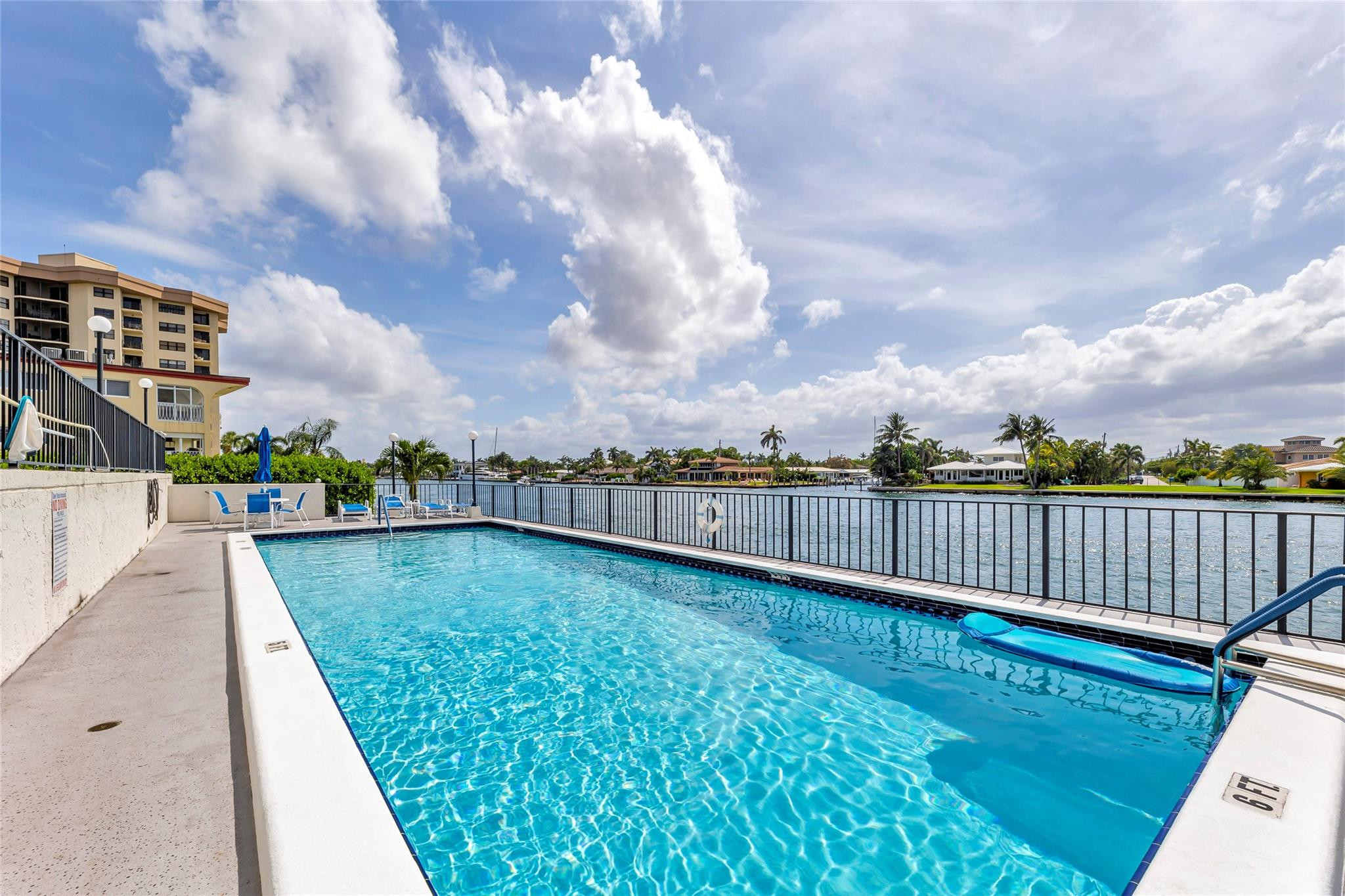 Silver Thatch Intracoastal - Residential