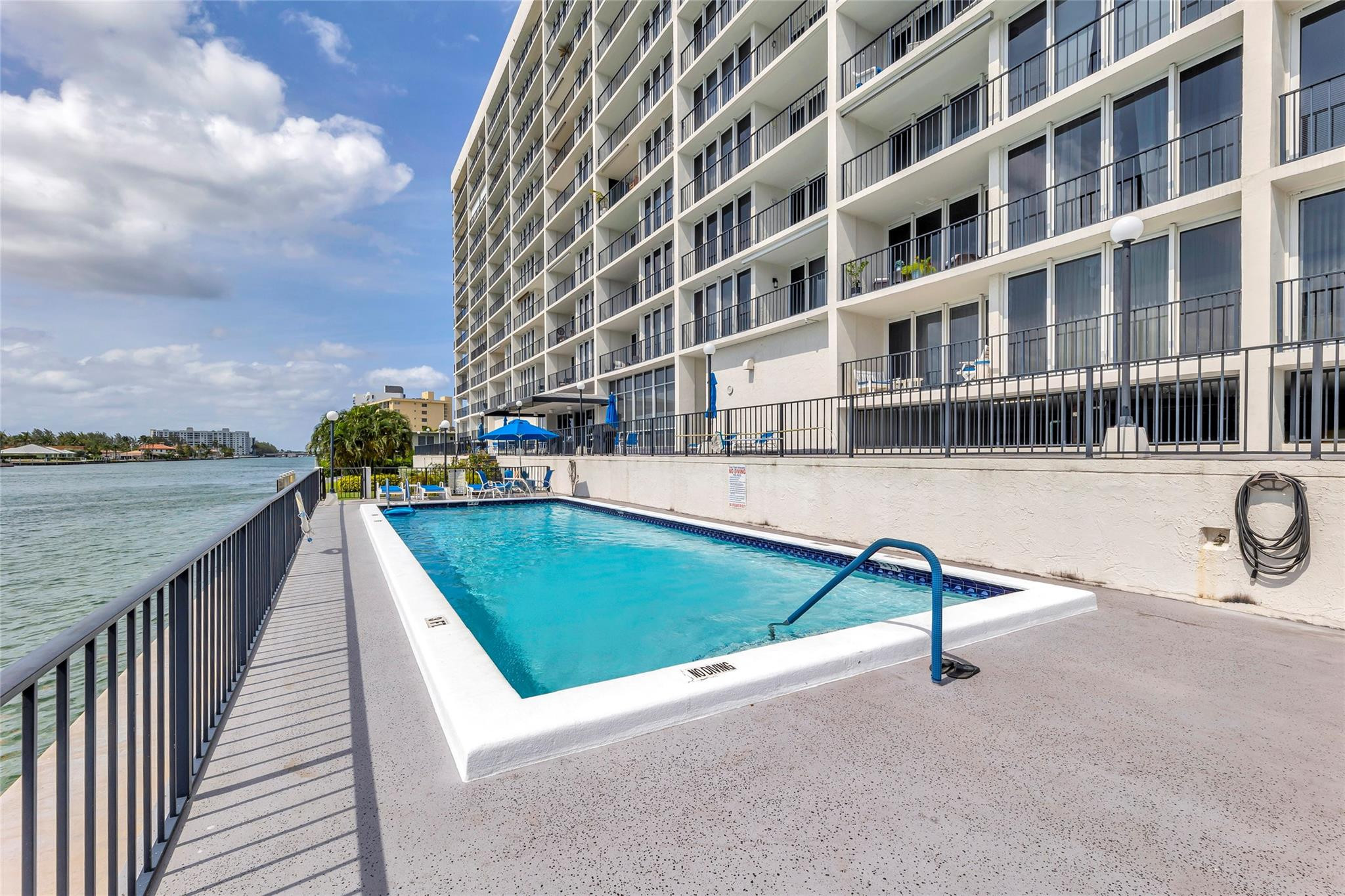 Silver Thatch Intracoastal - Residential