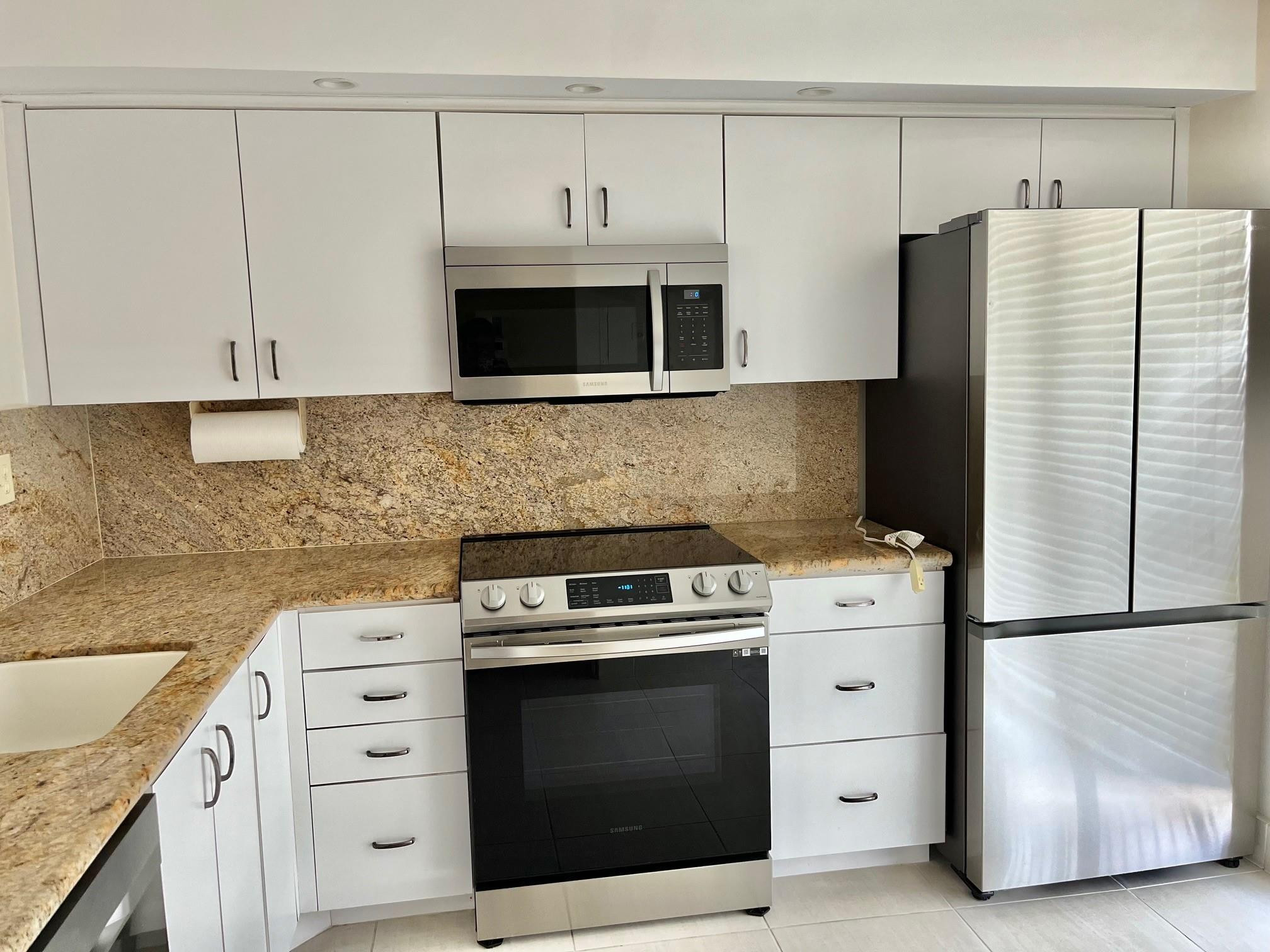 Silver Thatch Intracoastal - Residential