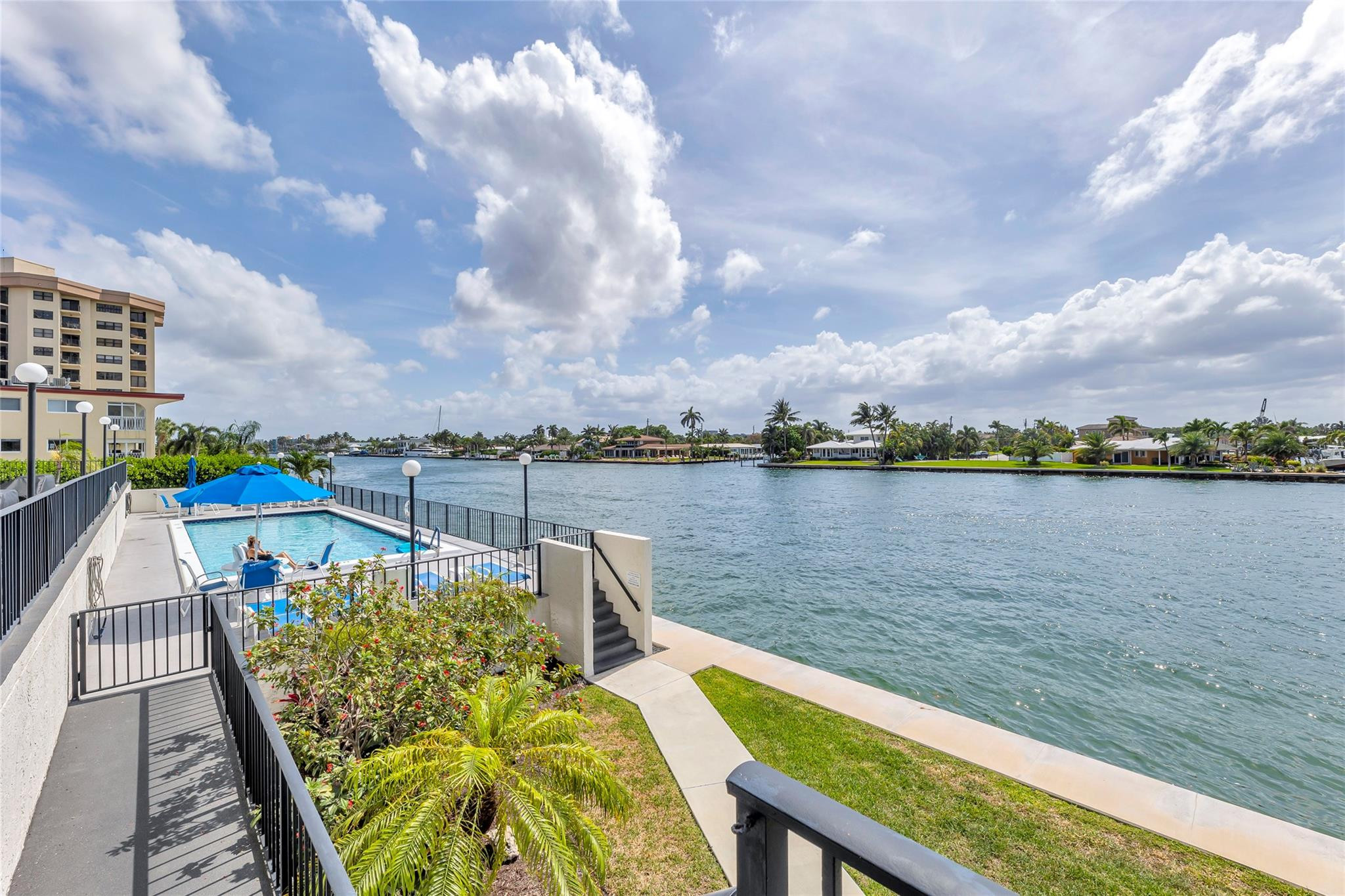Silver Thatch Intracoastal - Residential