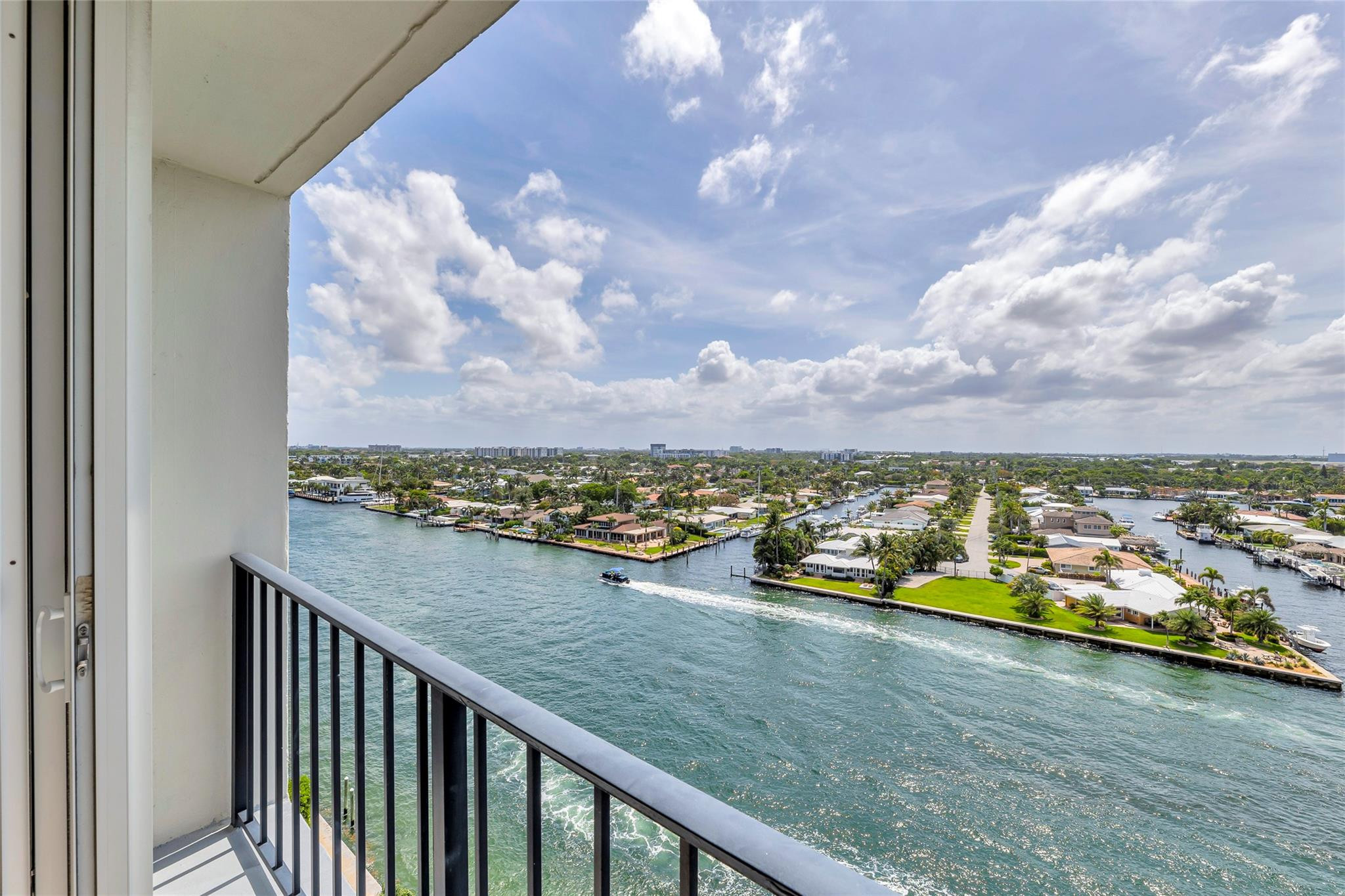 Silver Thatch Intracoastal - Residential