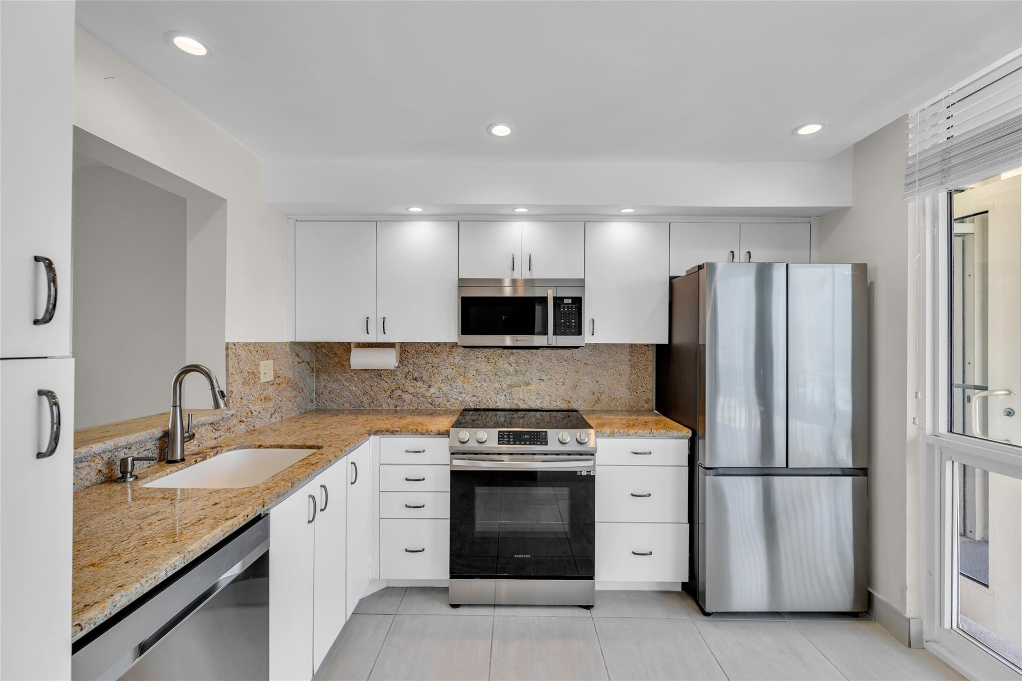 Silver Thatch Intracoastal - Residential