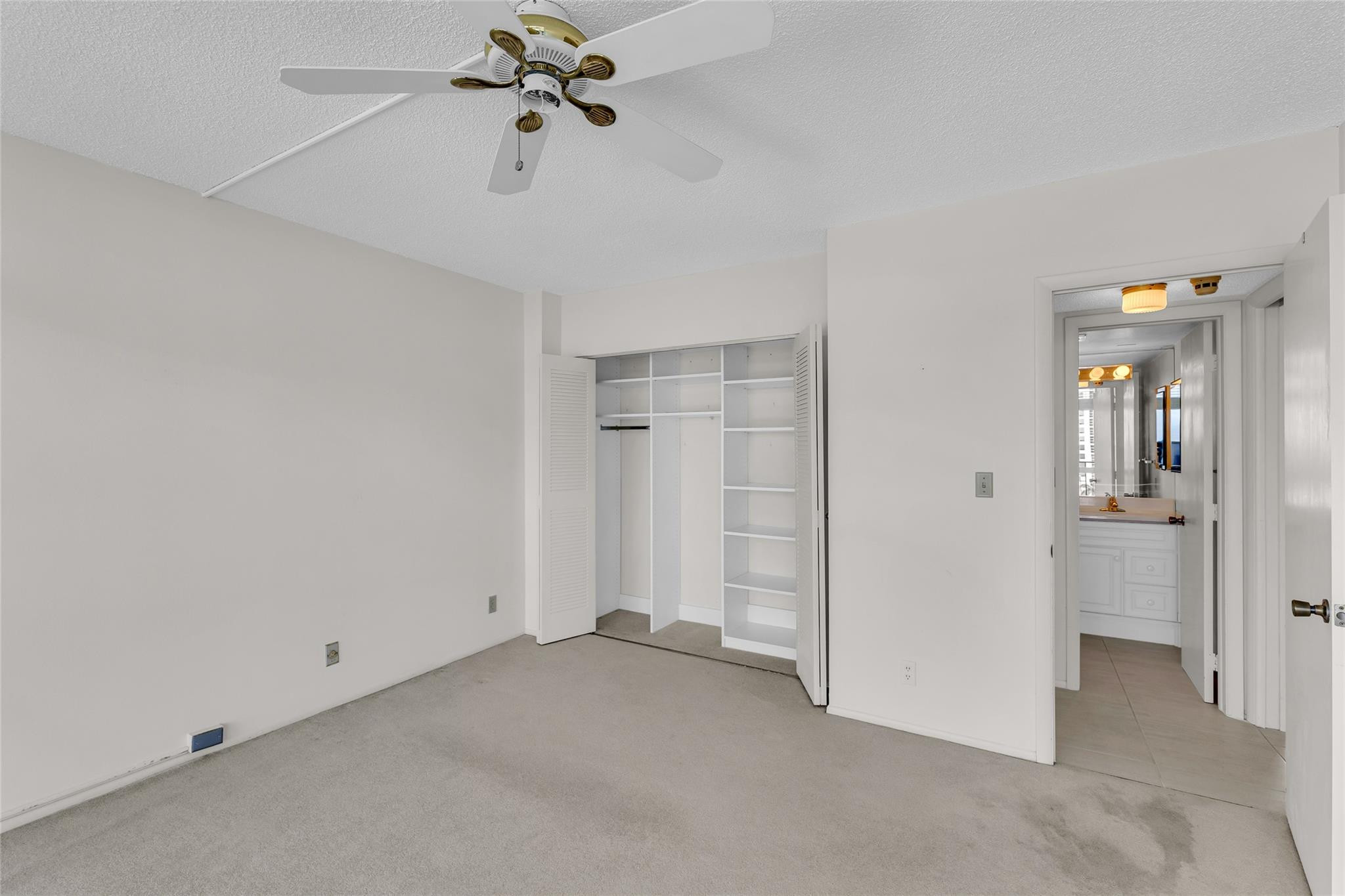 Silver Thatch Intracoastal - Residential