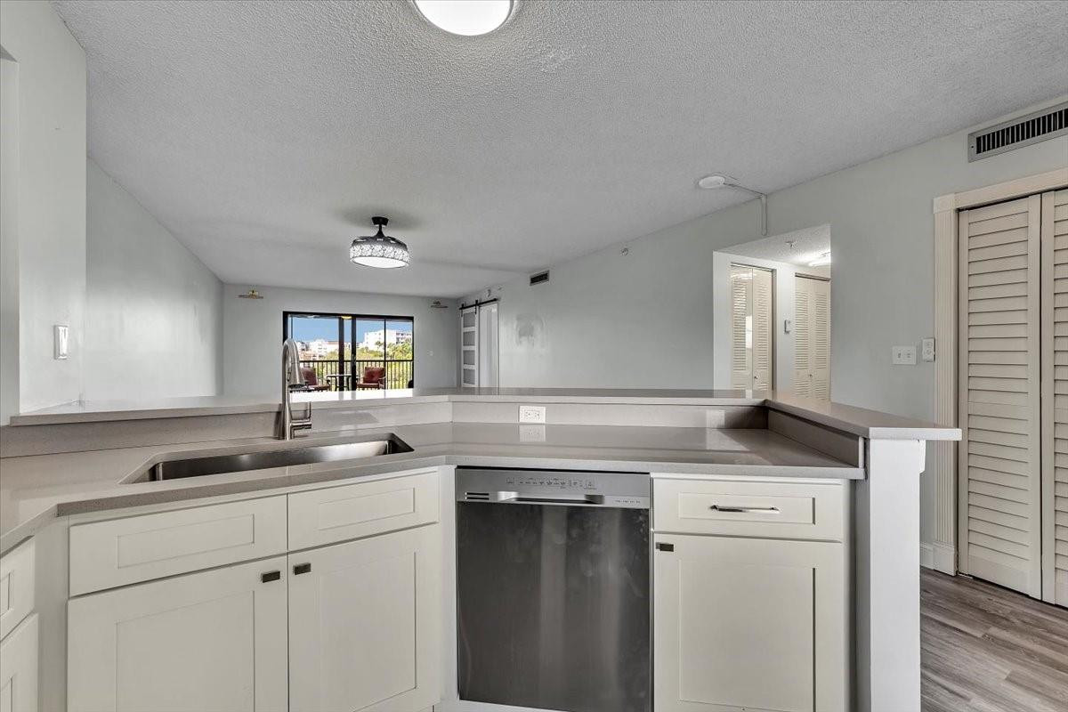 2112 S Cypress Bend Drive 508