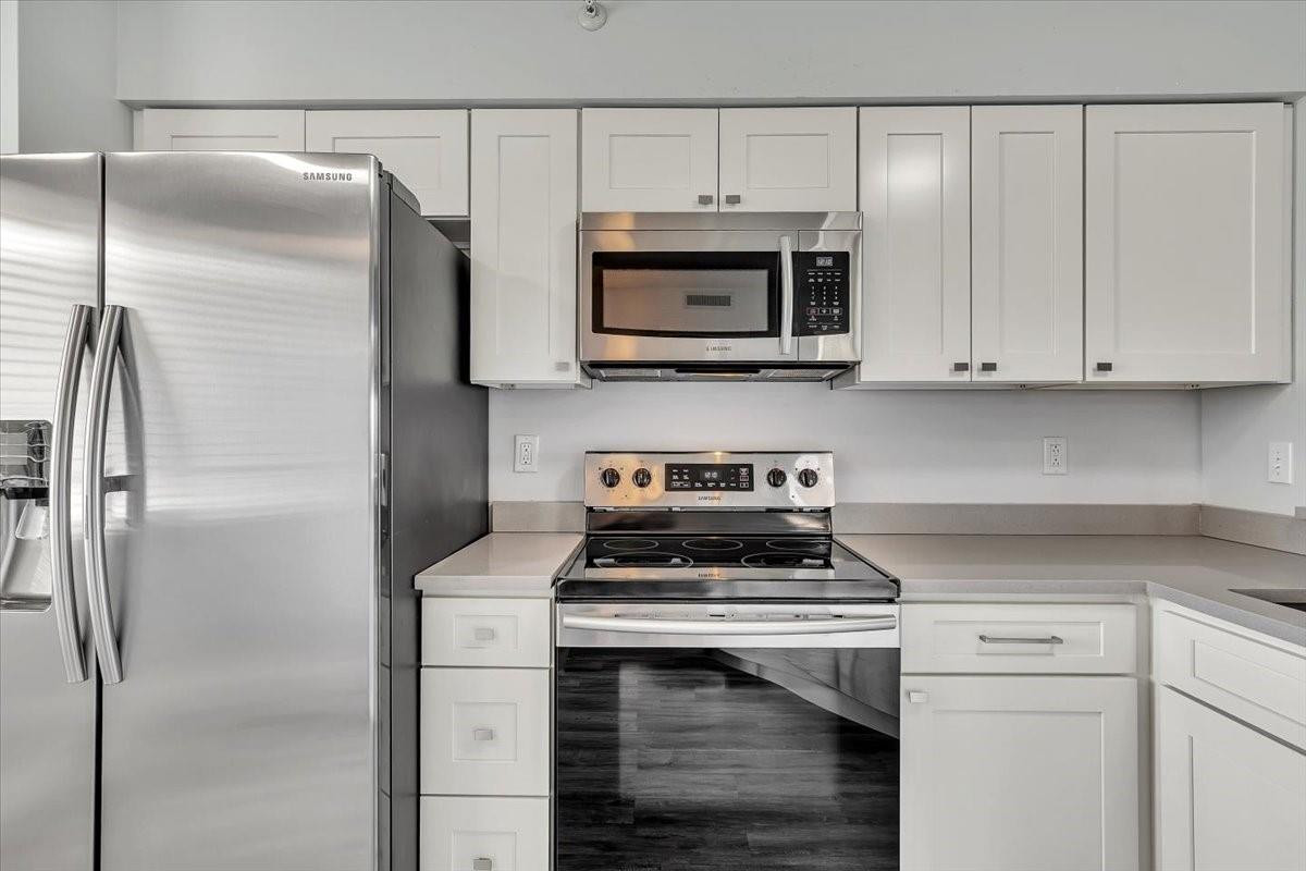 2112 S Cypress Bend Drive 508