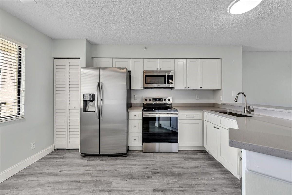 2112 S Cypress Bend Drive 508