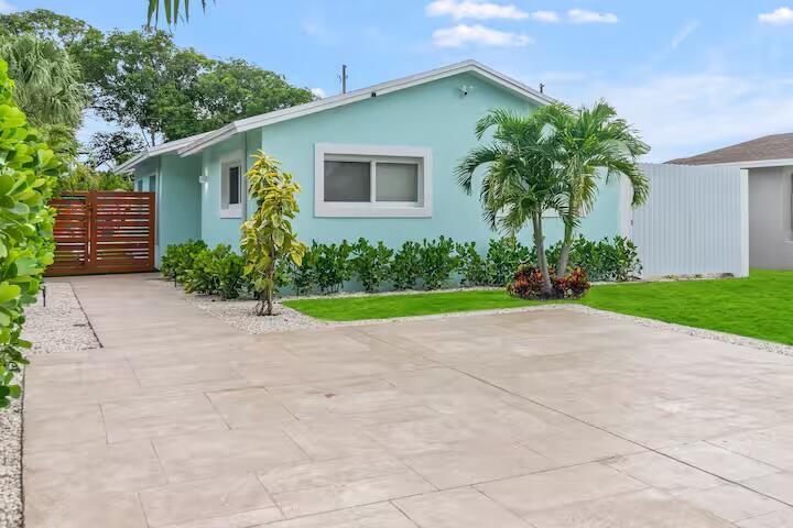 DELRAY TOWN OF - Residential Lease