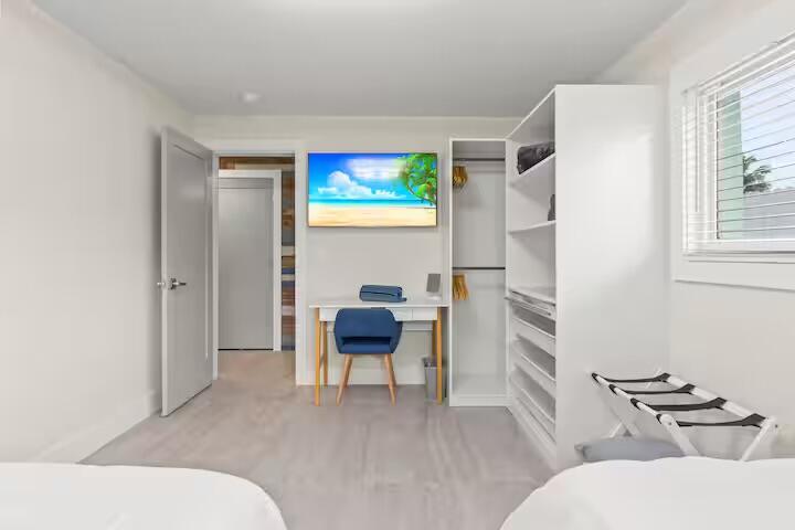 DELRAY TOWN OF - Residential Lease