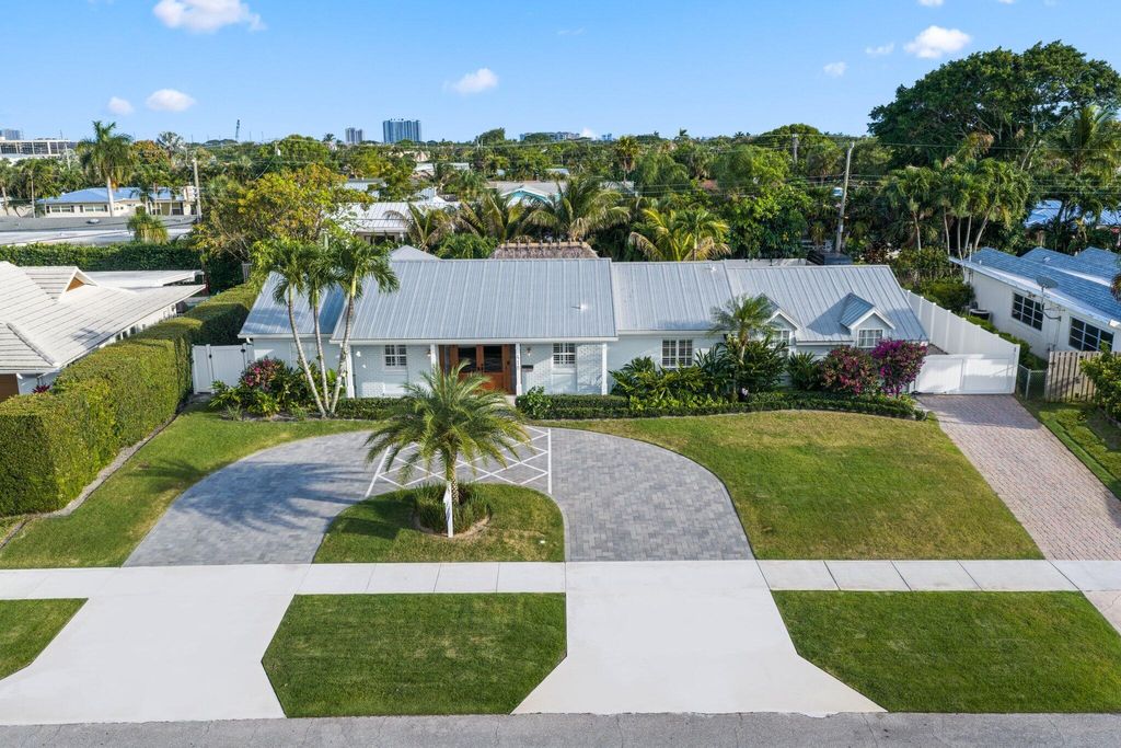 Photo of 418 Oyster Road, North Palm Beach, FL 33408 (MLS # B26031090)