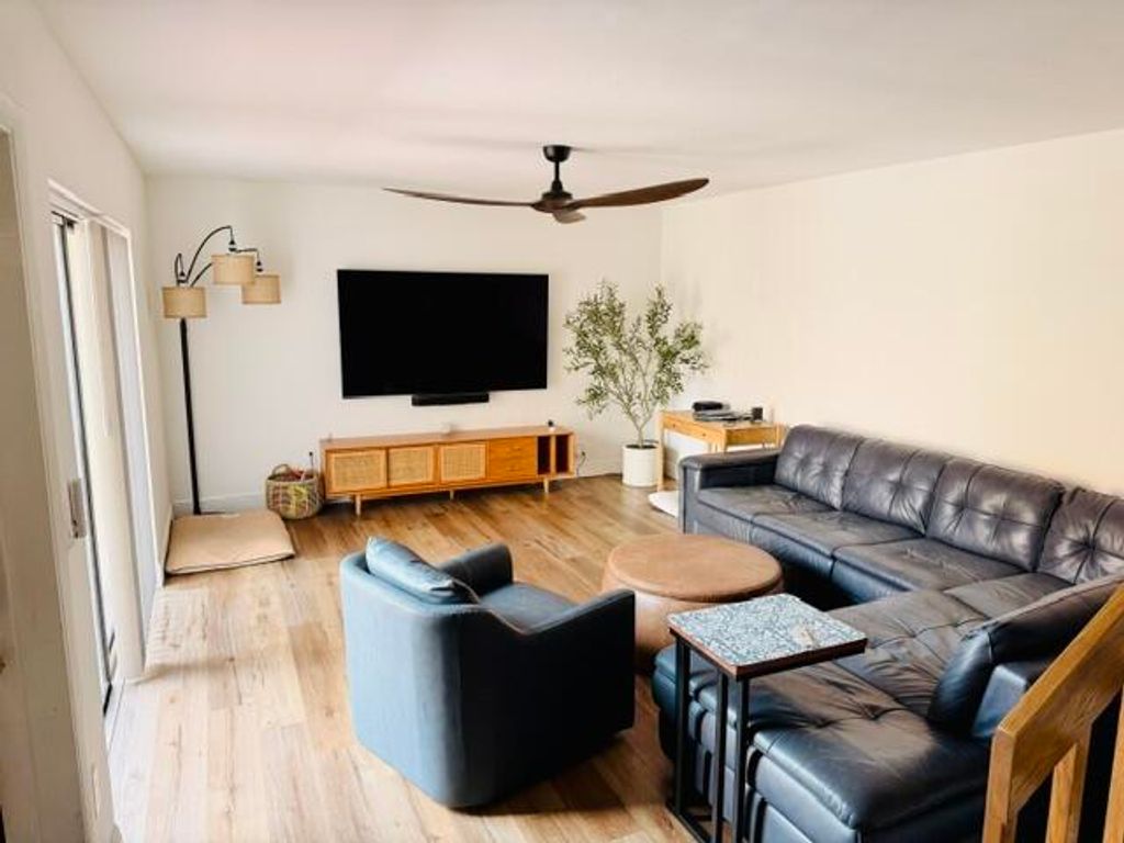 Photo of 825 Center Street #22a, Jupiter, FL 33458 (MLS # B26027331)
