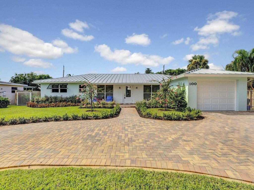 Photo of 100 NW 18th Street, Delray Beach, FL 33444 (MLS # B26007699)