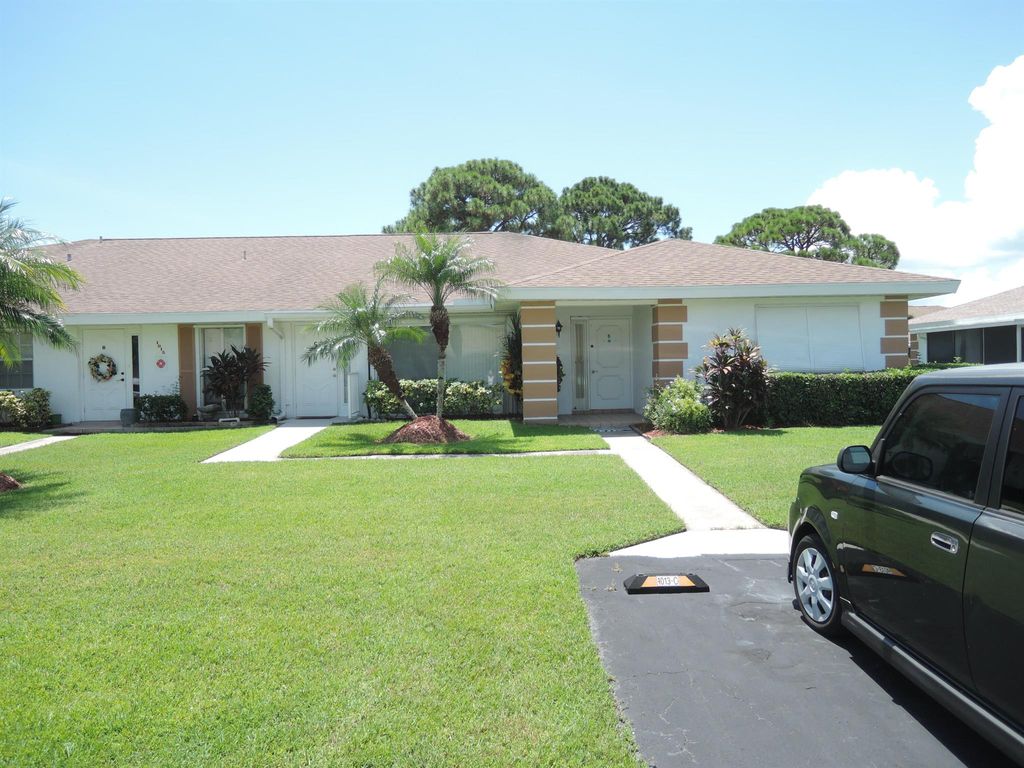 Photo of 1013 Pheasant Run Drive #Apt D, Fort Pierce, FL 34982 (MLS # R10911438)
