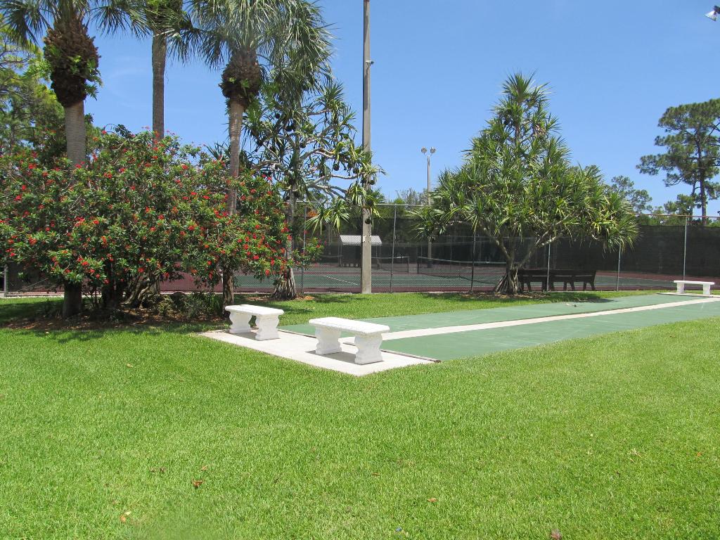 Lakes of Sherbrooke - Residential