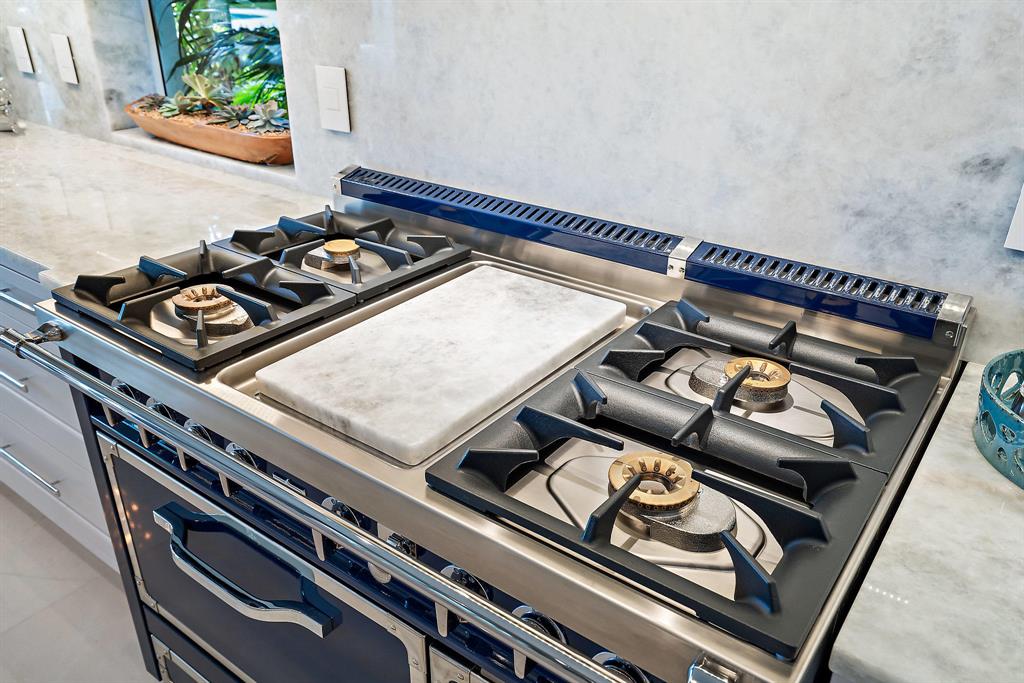 OLD PALM PL - Residential