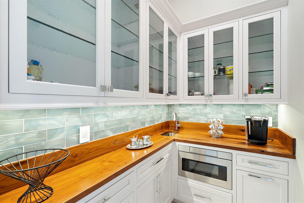 OLD PALM PL - Residential