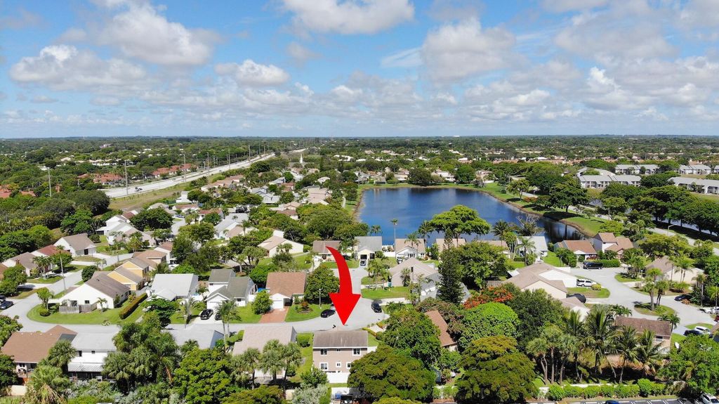 Photo of 23 Peachtree Place, Boynton Beach, FL 33436 (MLS # R11103709)