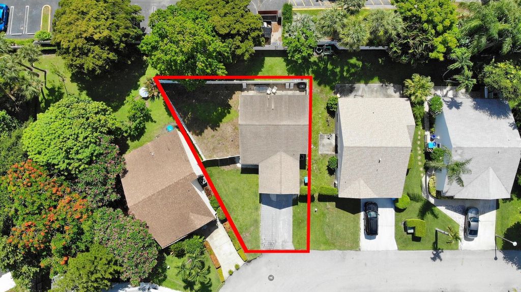 Photo of 23 Peachtree Place, Boynton Beach, FL 33436 (MLS # R11103709)