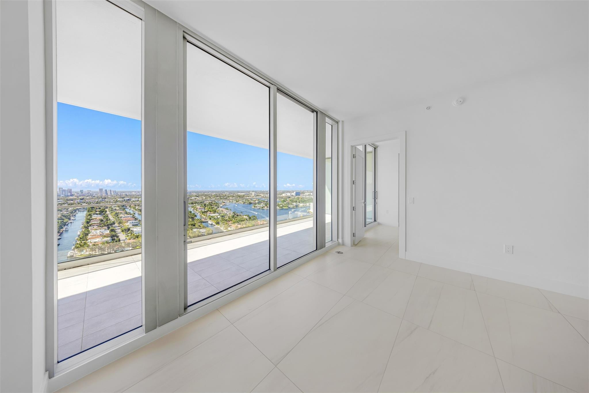 153 N Seabreeze 2503-S