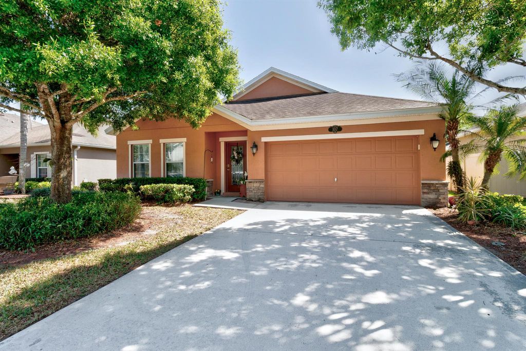 Photo of 107 Carlisle Way, Sebastian, FL 32958 (MLS # R11080198)