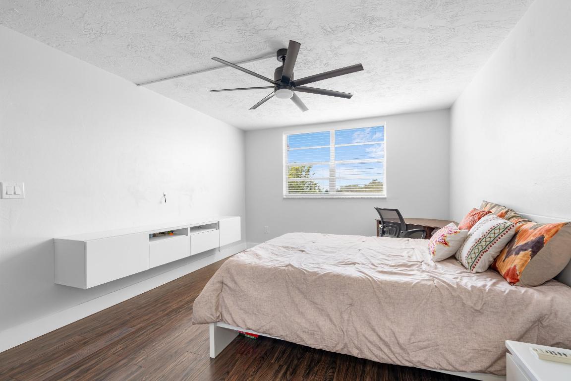 OMEGA CONDO NO 2 - Residential