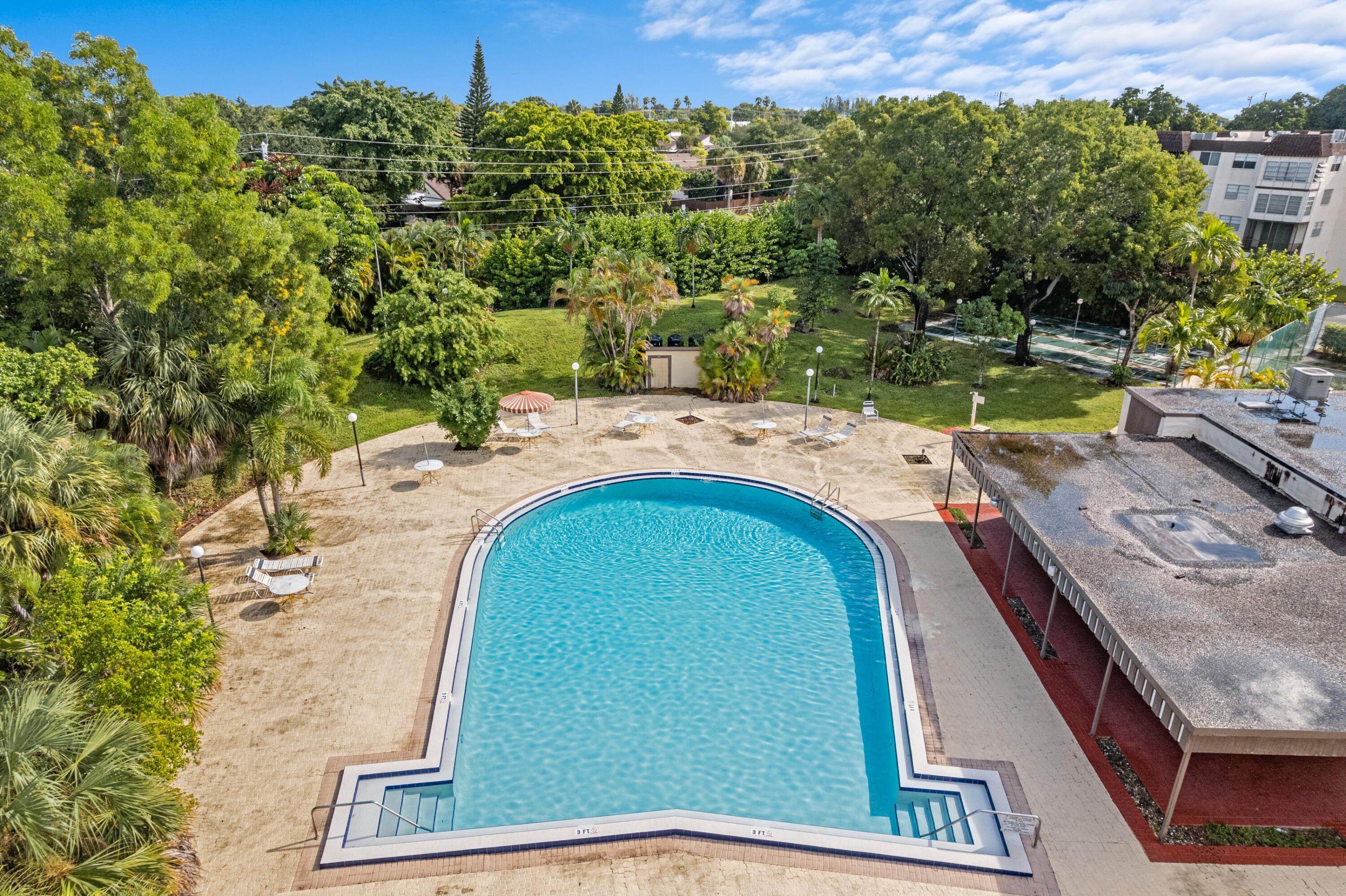 OMEGA CONDO NO 2 - Residential