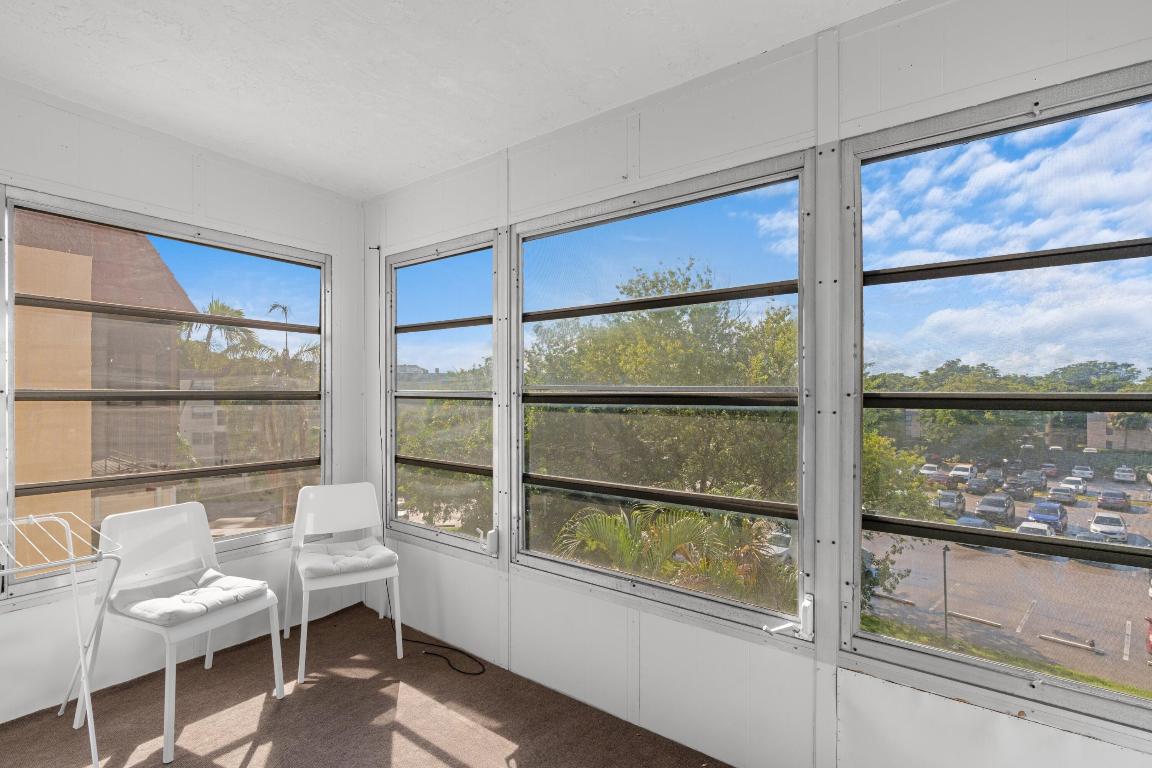 OMEGA CONDO NO 2 - Residential