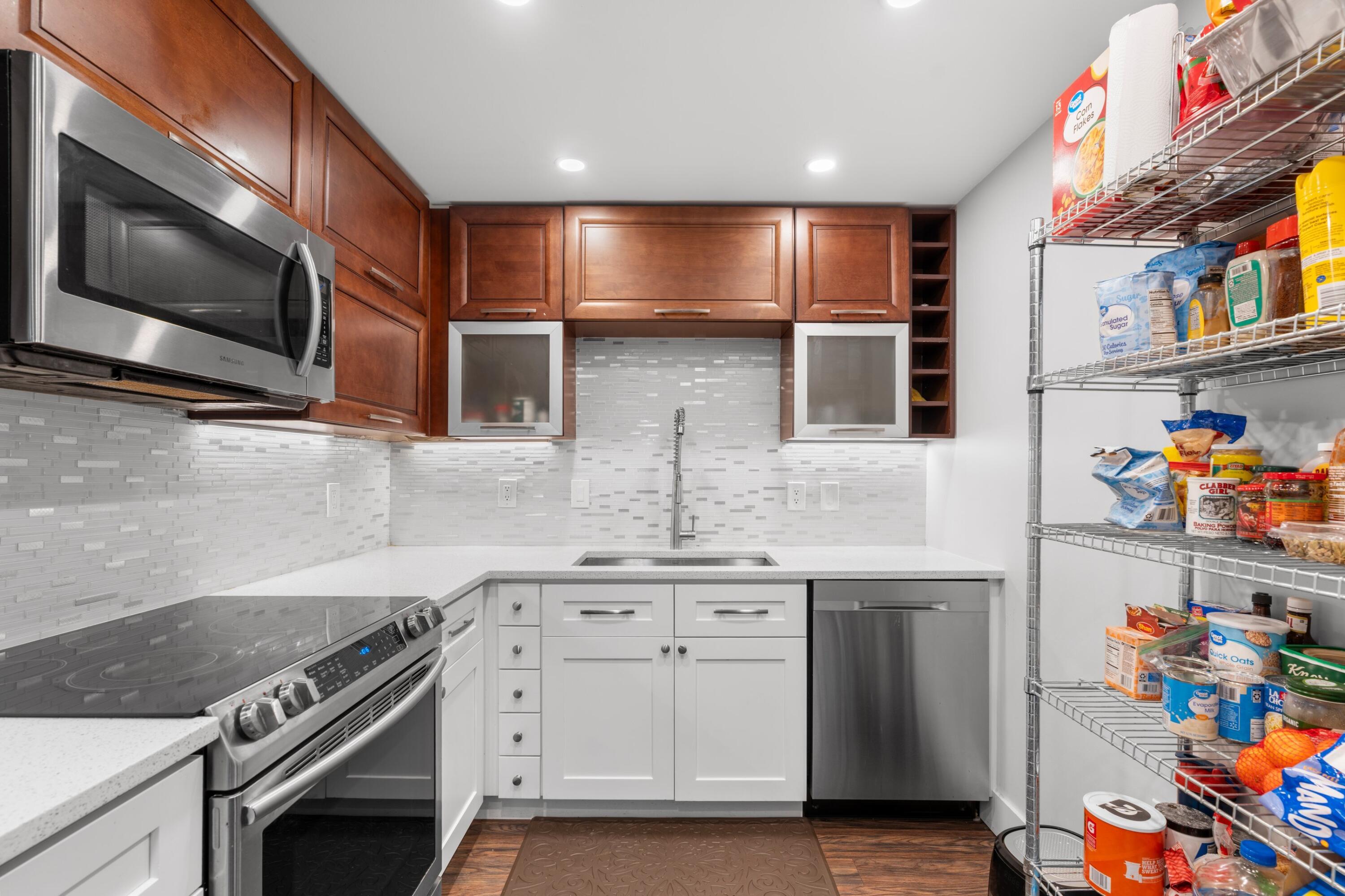 OMEGA CONDO NO 2 - Residential