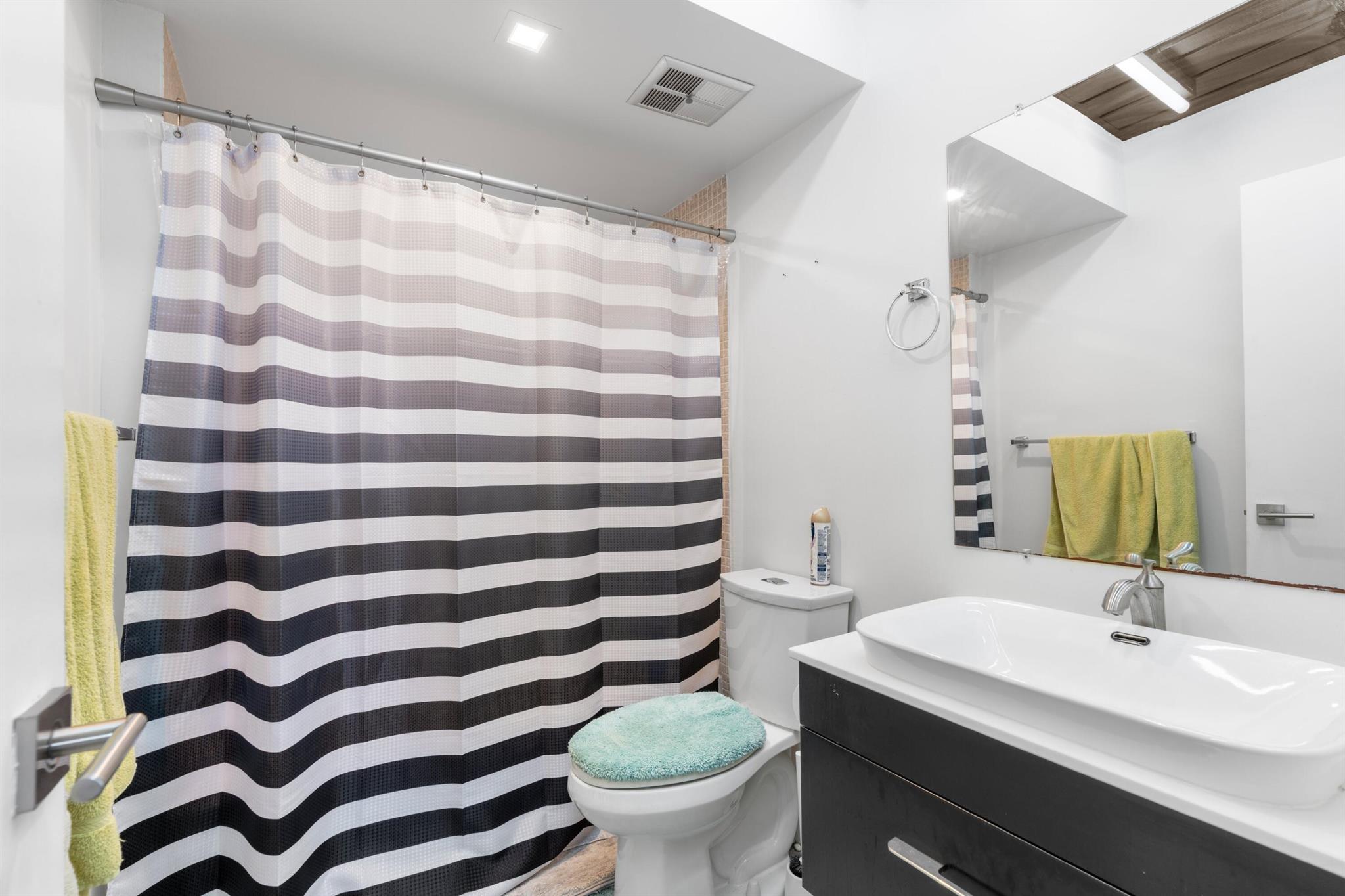 OMEGA CONDO NO 2 - Residential