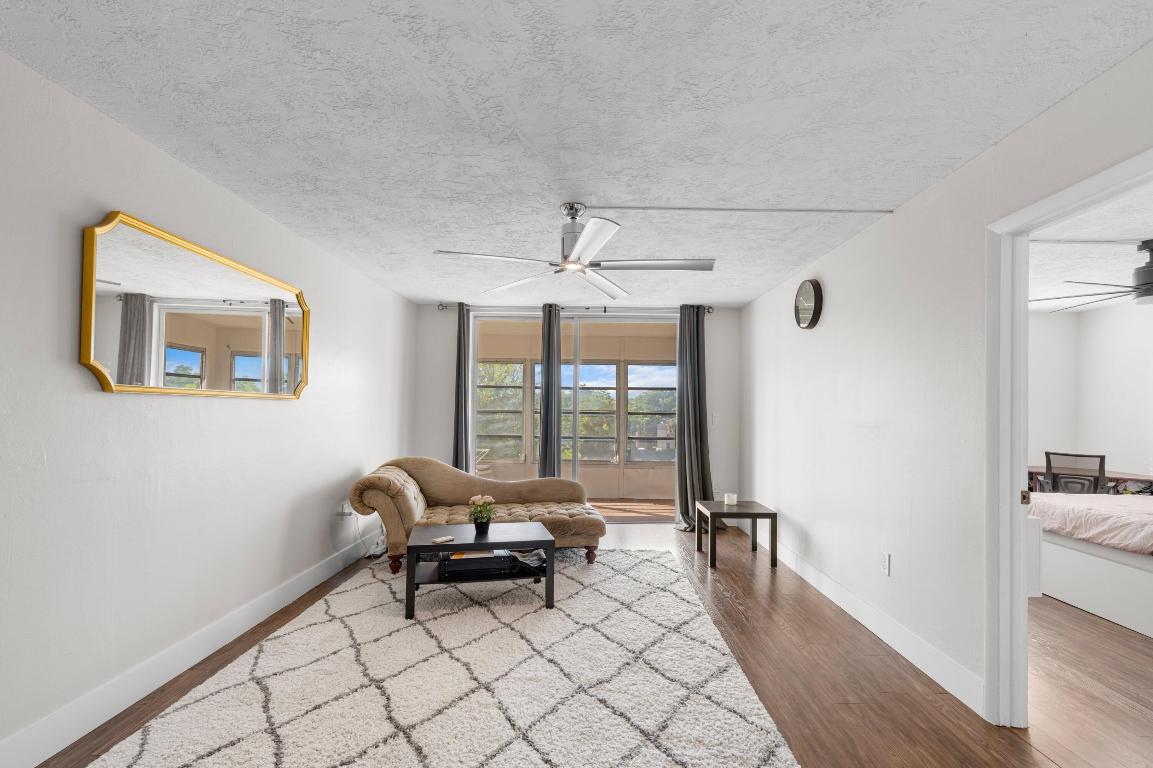 OMEGA CONDO NO 2 - Residential