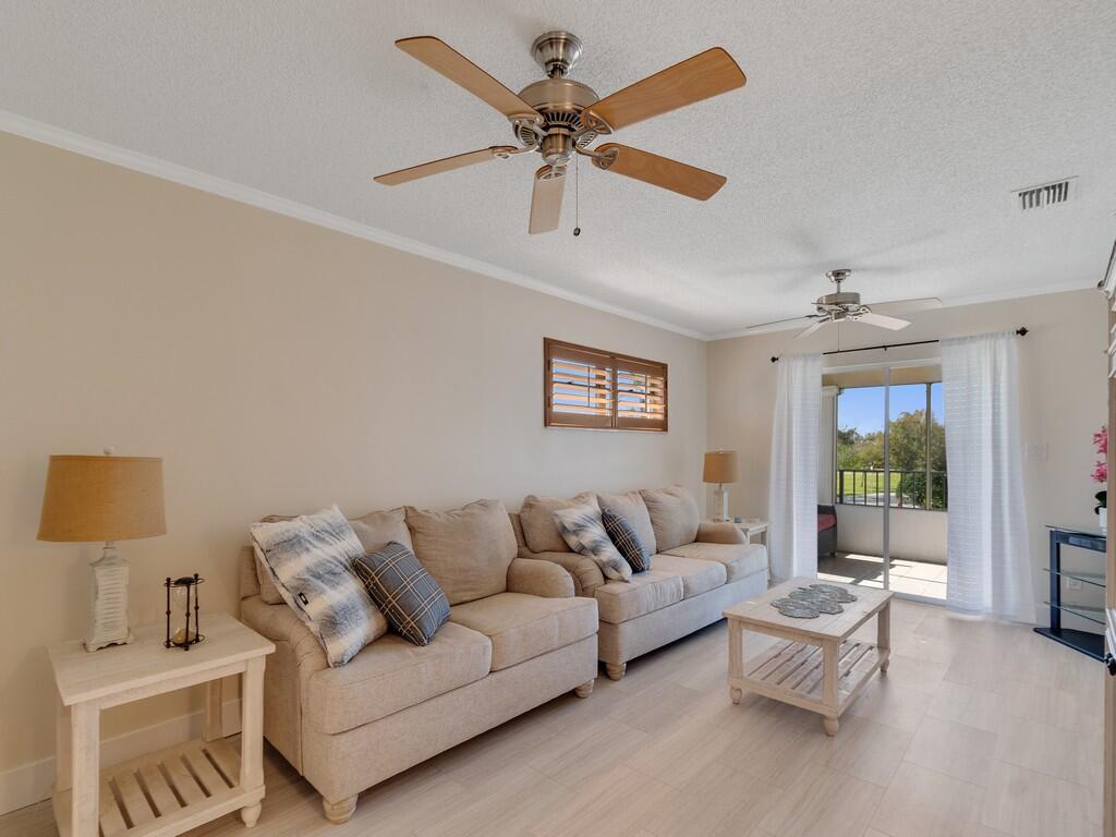 373 N Grove Isle Circle 373