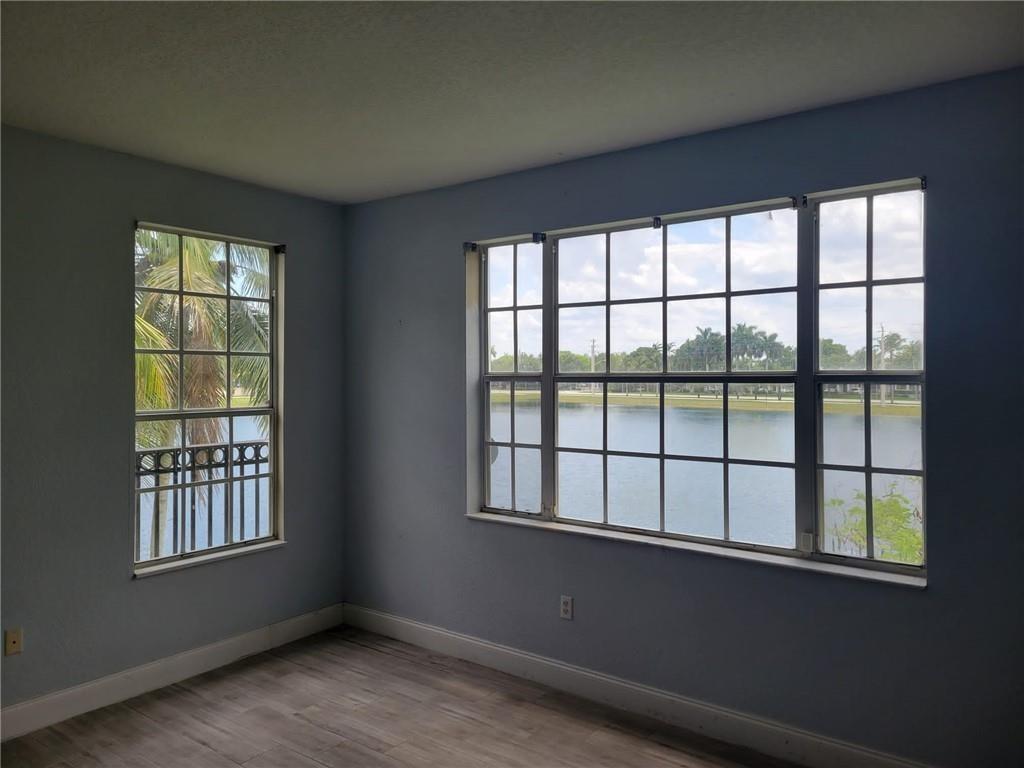 Villa De Tuscany Condo - Residential