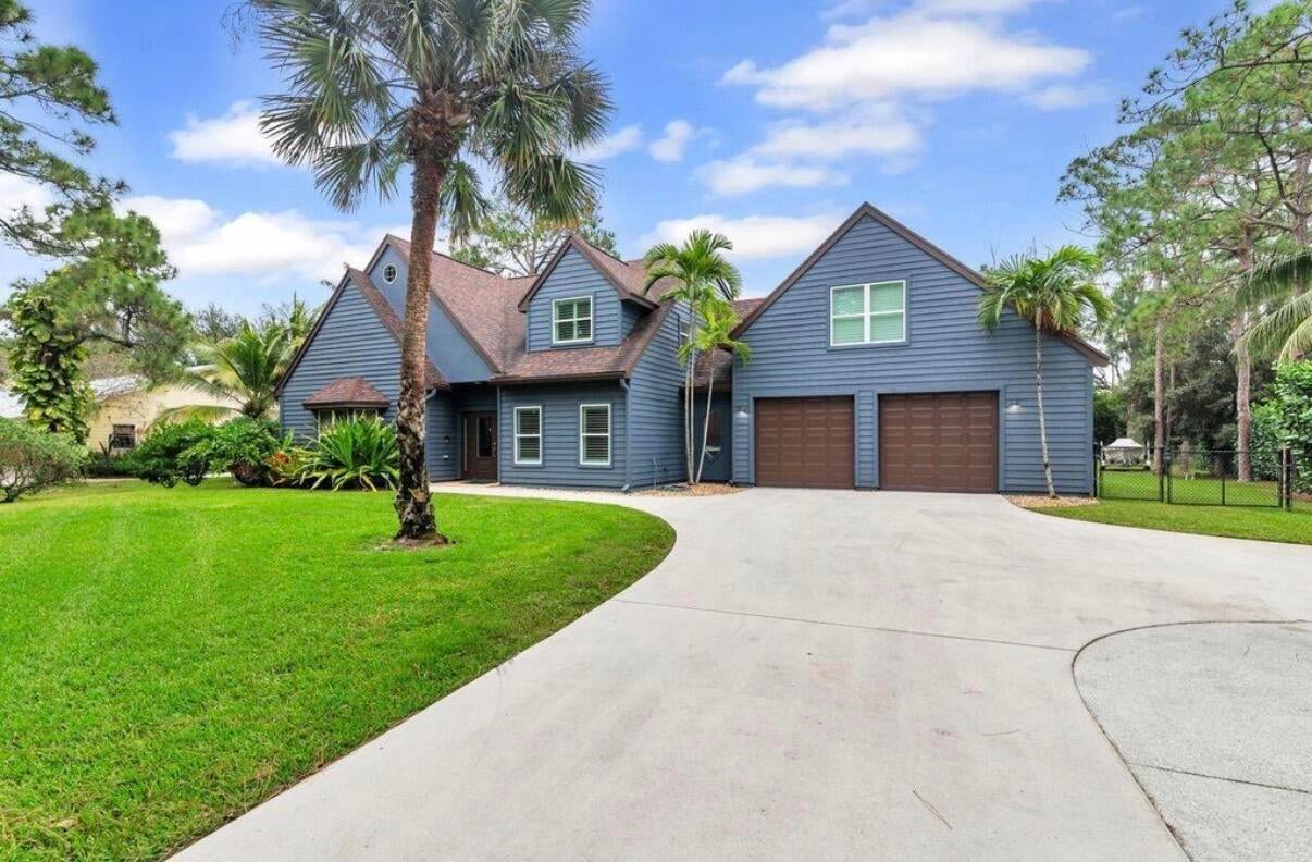 10070 TRAILWOOD Circle