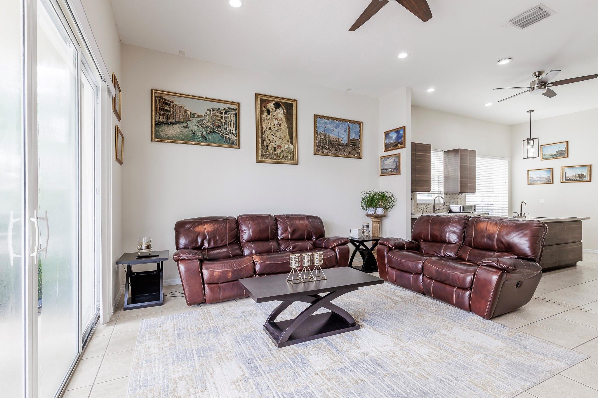 1261 NW 141st Ave