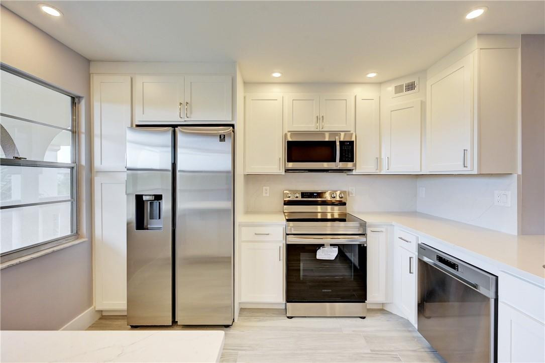 WYNMOOR COUNTRY CLUB - Residential