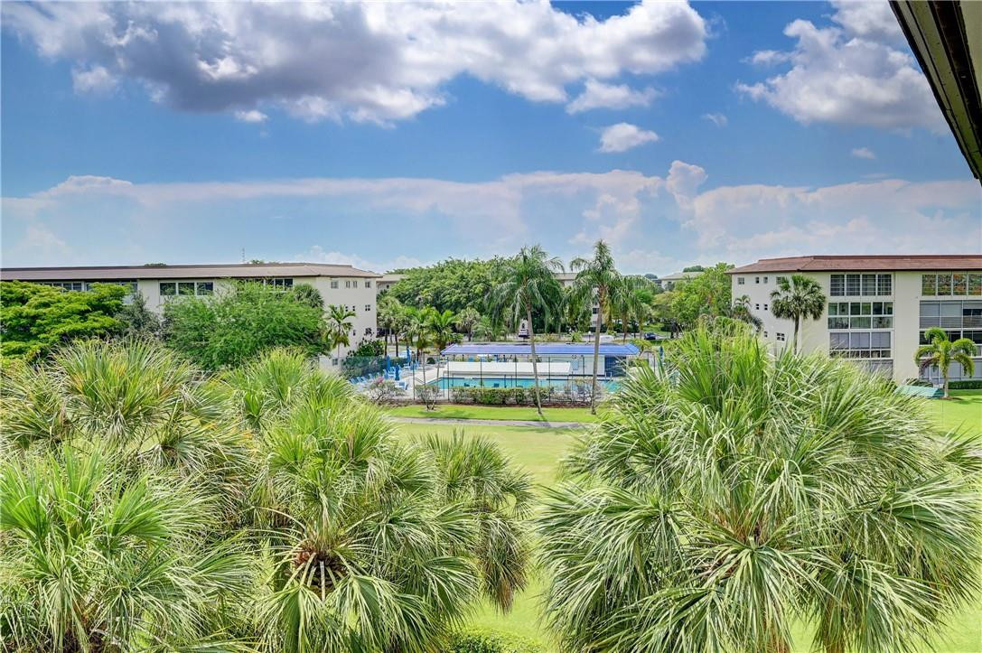 WYNMOOR COUNTRY CLUB - Residential
