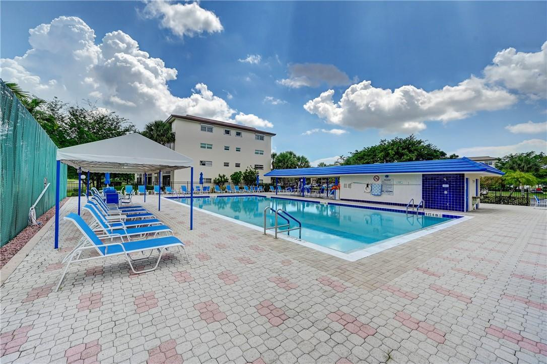 WYNMOOR COUNTRY CLUB - Residential