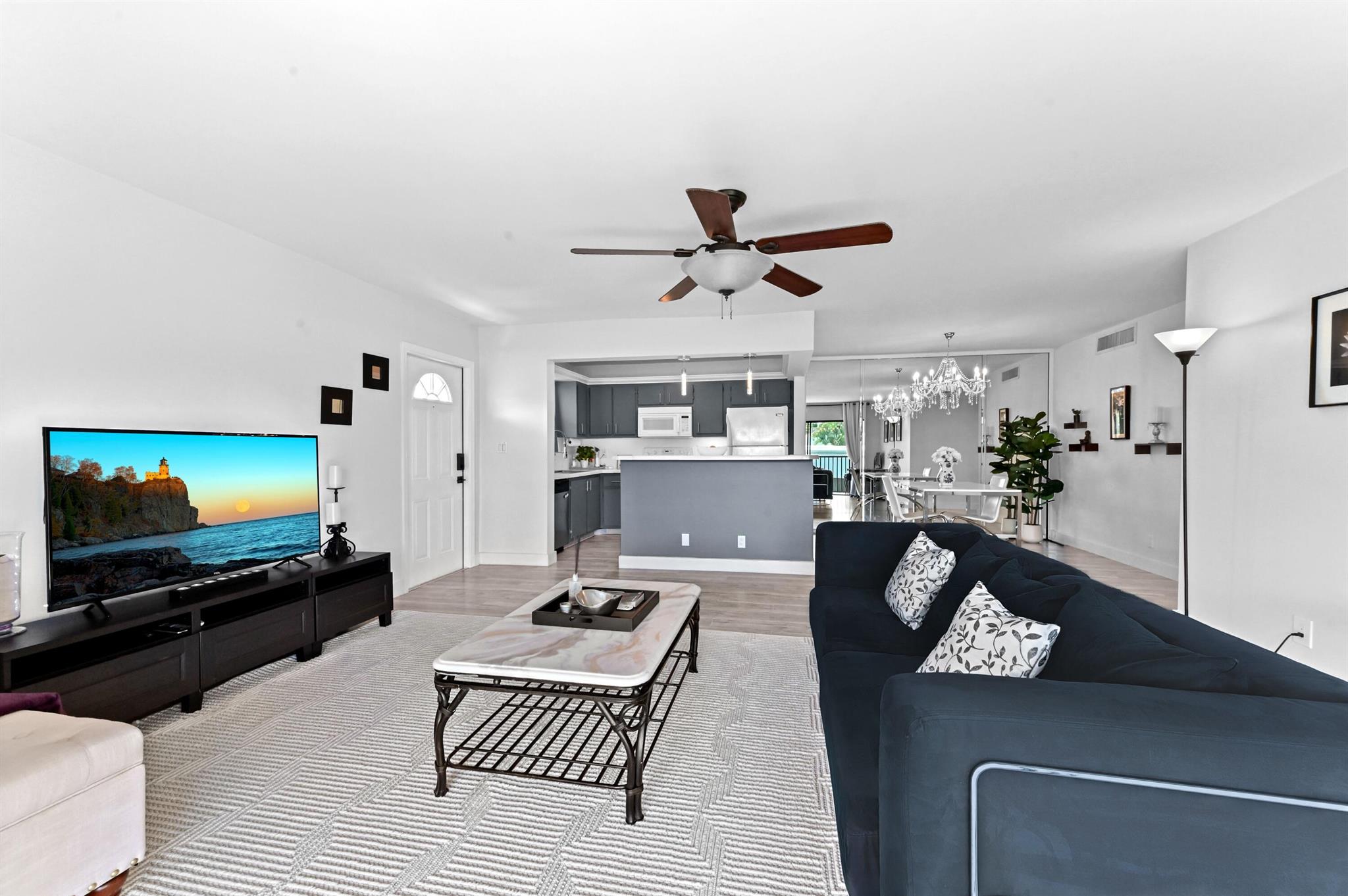 516 Osprey Drive 15d, Delray Beach, FL, 33444/$275,000 3 516 Osprey Drive 15d