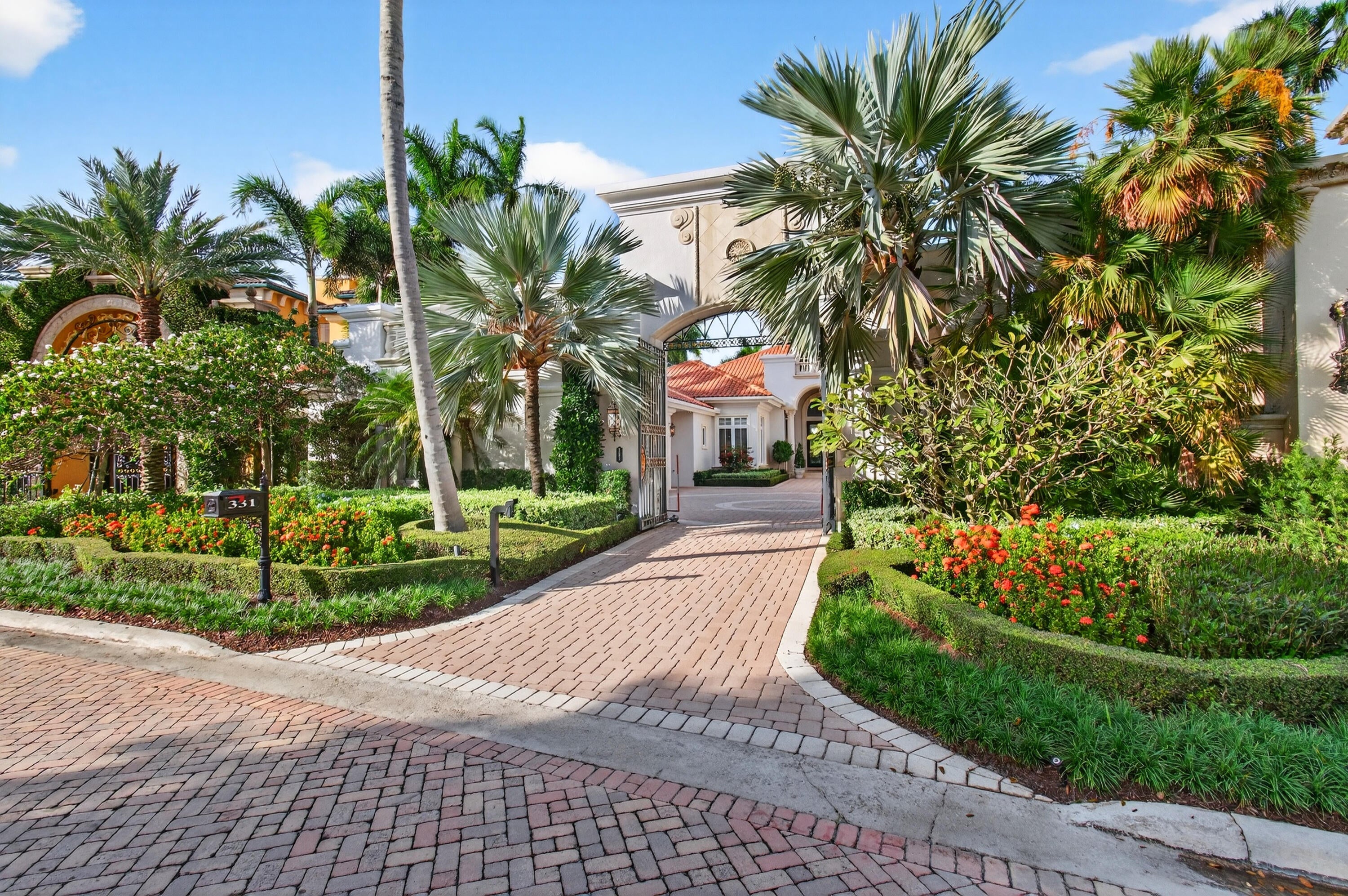 331 MIZNER LAKE ESTATES Drive
