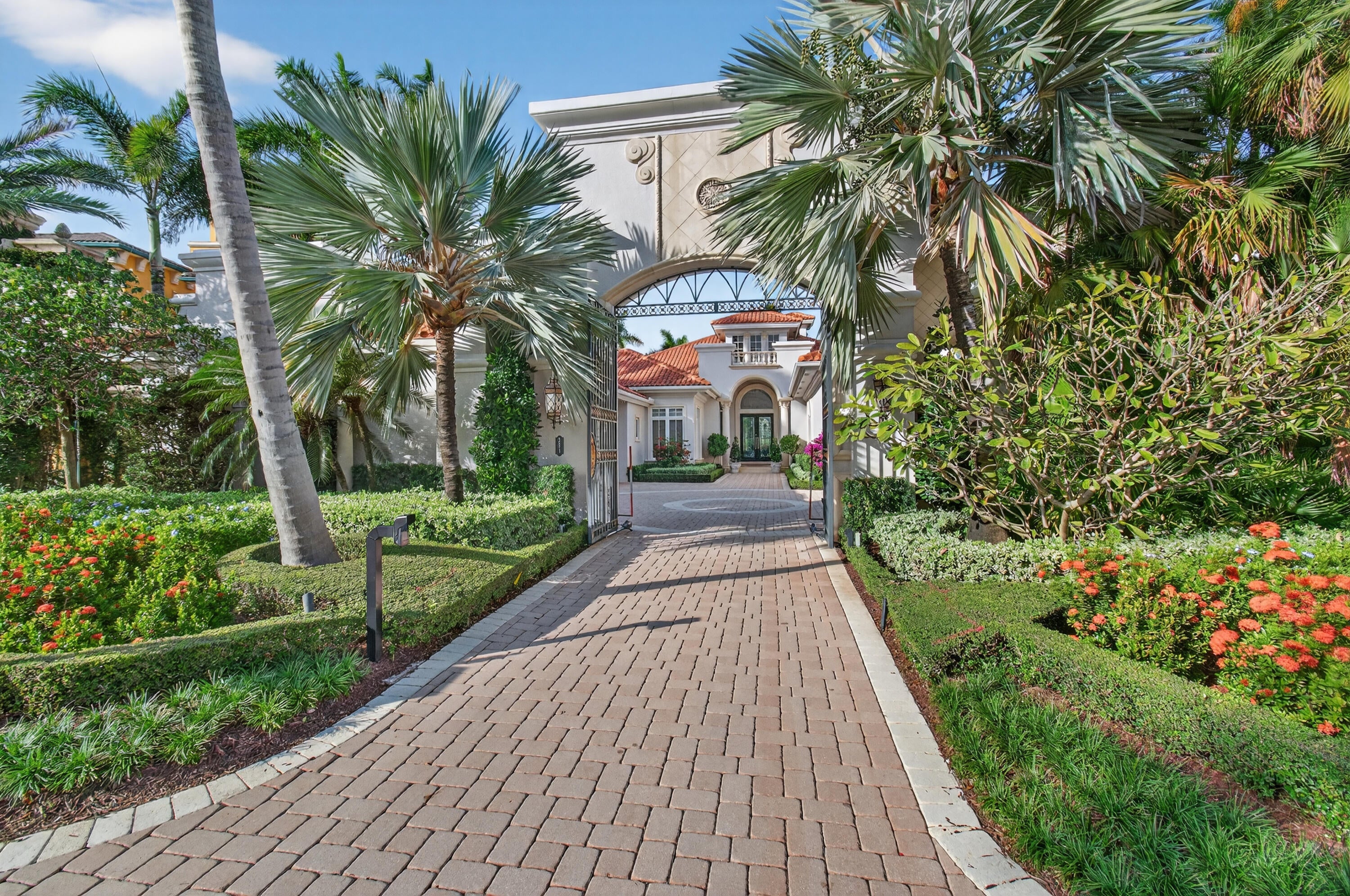 Properties | Stephanie Kaufman 331 MIZNER LAKE ESTATES Drive