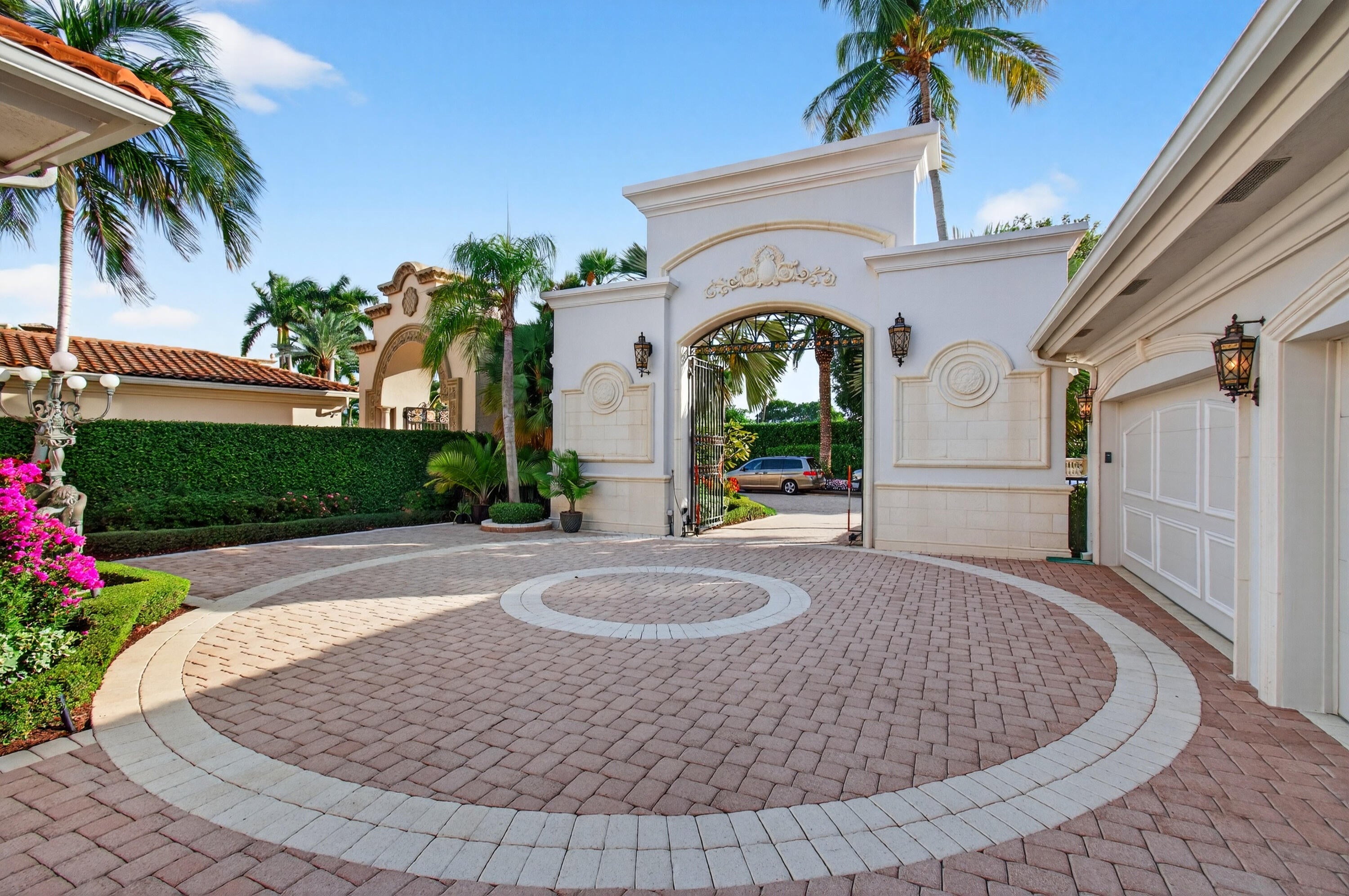 331 MIZNER LAKE ESTATES Drive