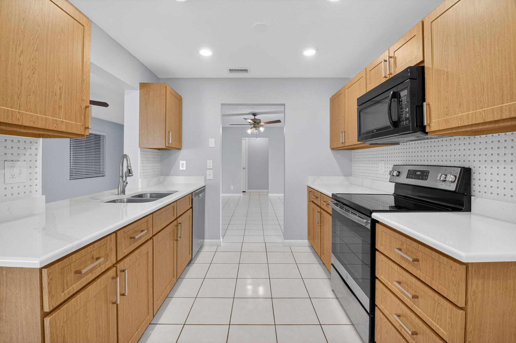 PALM BEACH LEISUREVILLE SEC 10 - Residential