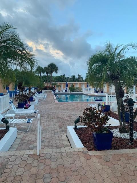 Imperial Point Colonnades - Residential