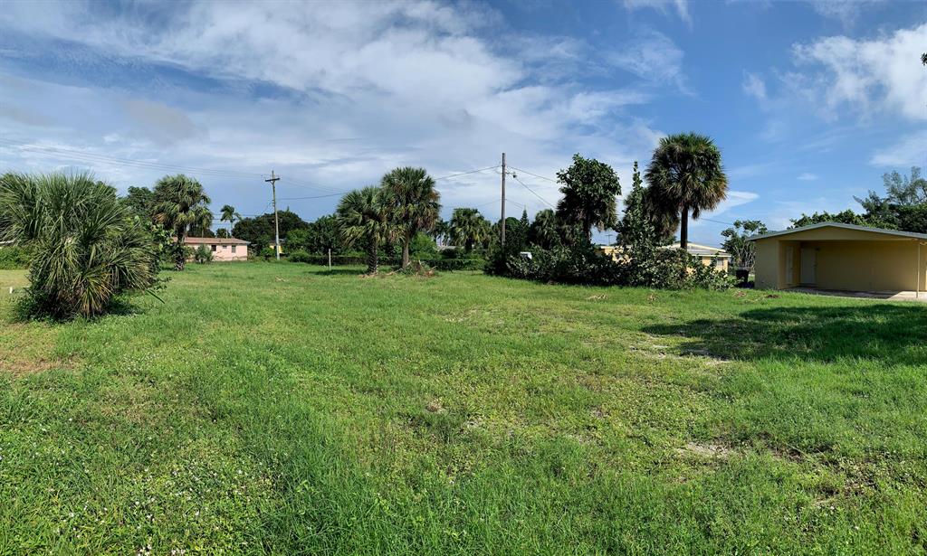 Get ready to build your dream home on this 11,000 sq foot cleared lot! Located minutes away from outlet malls, intracoastal waterway and 95. Close to WPB downtown entertainment venues and Palm Beach International Airport.